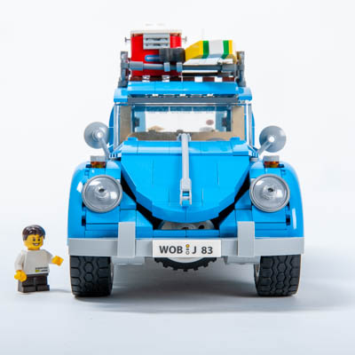 LEGO Volkswagen Kever 10252 - Bouwplezier in Blokjes" Bijschrift: "Bouw je eigen klassieke 1960s Volkswagen Kever met de gedetailleerde LEGO set 10252