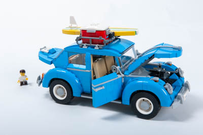 LEGO Volkswagen Kever 10252 - Bouwplezier in Blokjes" Bijschrift: "Bouw je eigen klassieke 1960s Volkswagen Kever met de gedetailleerde LEGO set 10252