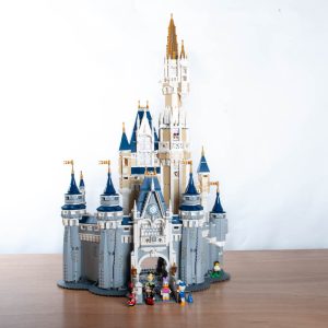 LEGO Het Disney kasteel 71040 huren bij Steentjesloods