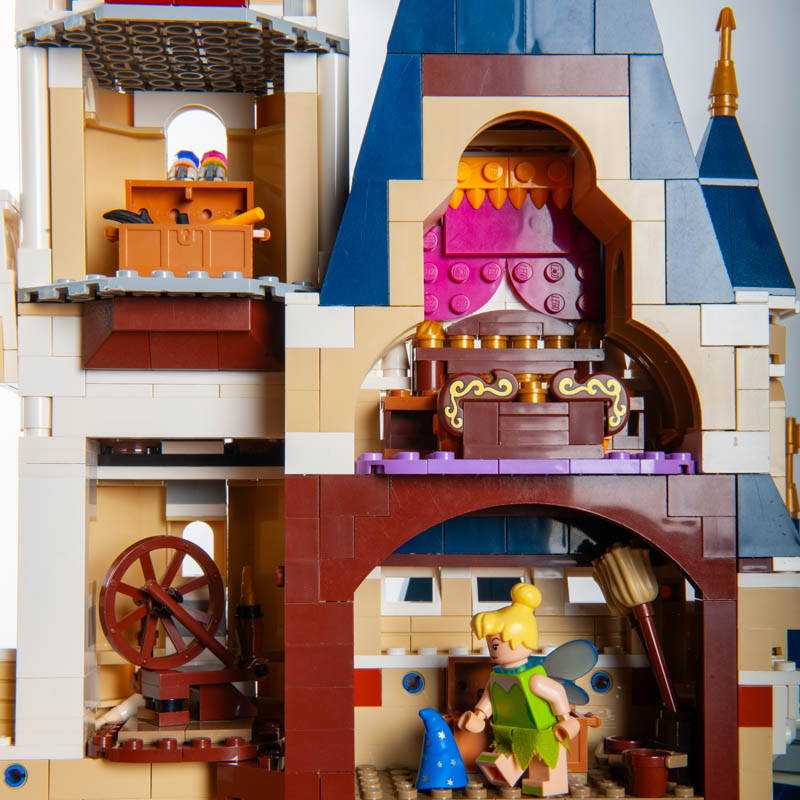 LEGO Het Disney kasteel 71040 huren bij Steentjesloods