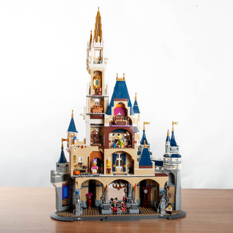 LEGO Het Disney kasteel 71040 huren bij Steentjesloods