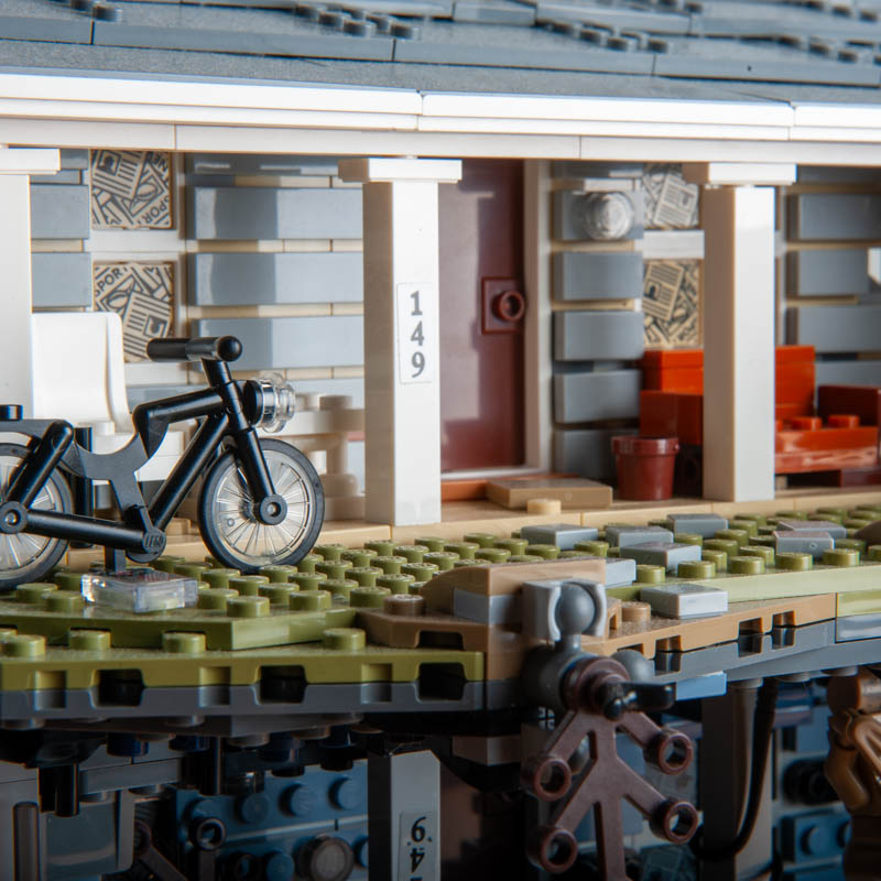 LEGO® Stranger Things The Upside Down 75810 huren bij Steentjesloods