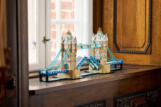 LEGO-Architecture-21067-Tower-Bridge-12-1024×683