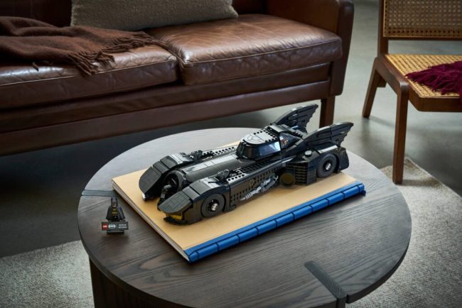 LEGO-DC-76355-Batman-Returns-Batmobile-17-1024×683